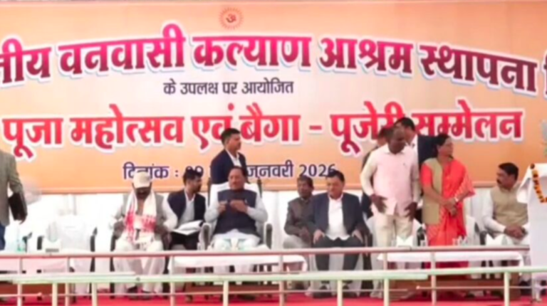 KORBA:ननकी की अनदेखी कर गए गोपाल, खुद आगे बैठे-उन्हें बुलाया तक नहीं…..VIDEO