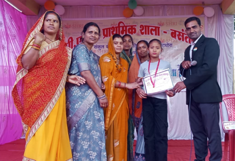 बसंतपुर पीएम श्री स्कूल में धूमधाम से मनाया गया वार्षिकोत्सव, मेधावी छात्रों का शानदार सम्मान