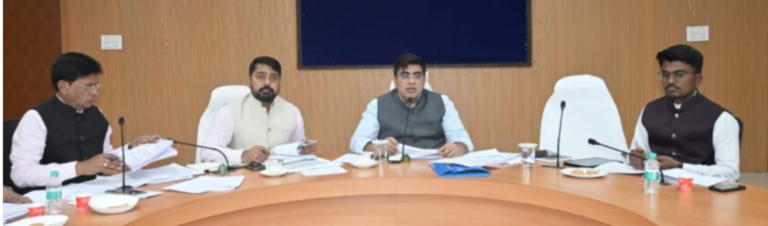 कोरबा में नगरीय निकायों की समीक्षा: कलेक्टर कुणाल दुदावत ने दिए सफाई, जल आपूर्ति और योजनाओं पर सख्त निर्देश