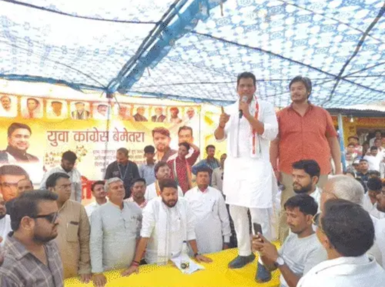 बेमेतरा: जीवित मंत्री को मृत घोषित कर निकाली प्रतीकात्मक शव यात्रा, देवेंद्र यादव समेत 17 कांग्रेसियों पर FIR